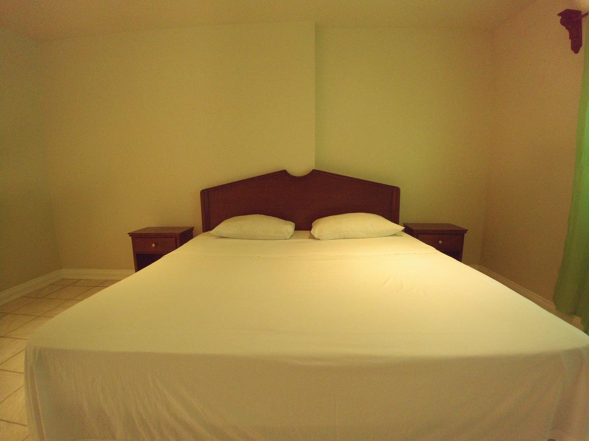 Pinneys Beach Hotel Nevis ชาร์ลส์ทาวน์ ภายนอก รูปภาพ