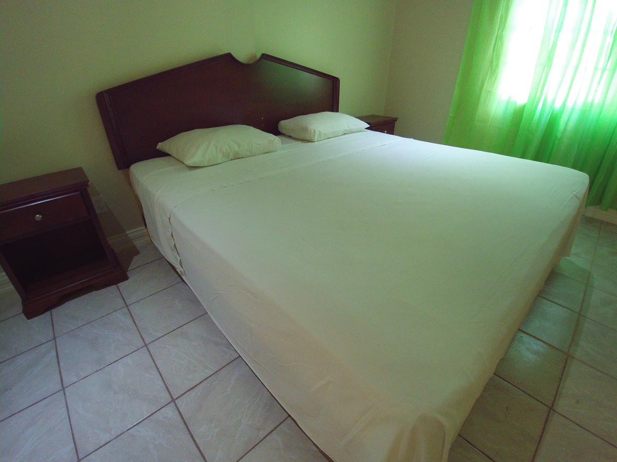Pinneys Beach Hotel Nevis ชาร์ลส์ทาวน์ ภายนอก รูปภาพ
